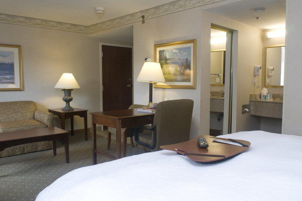 Hampton Inn & Suites Middletown Bagian luar foto