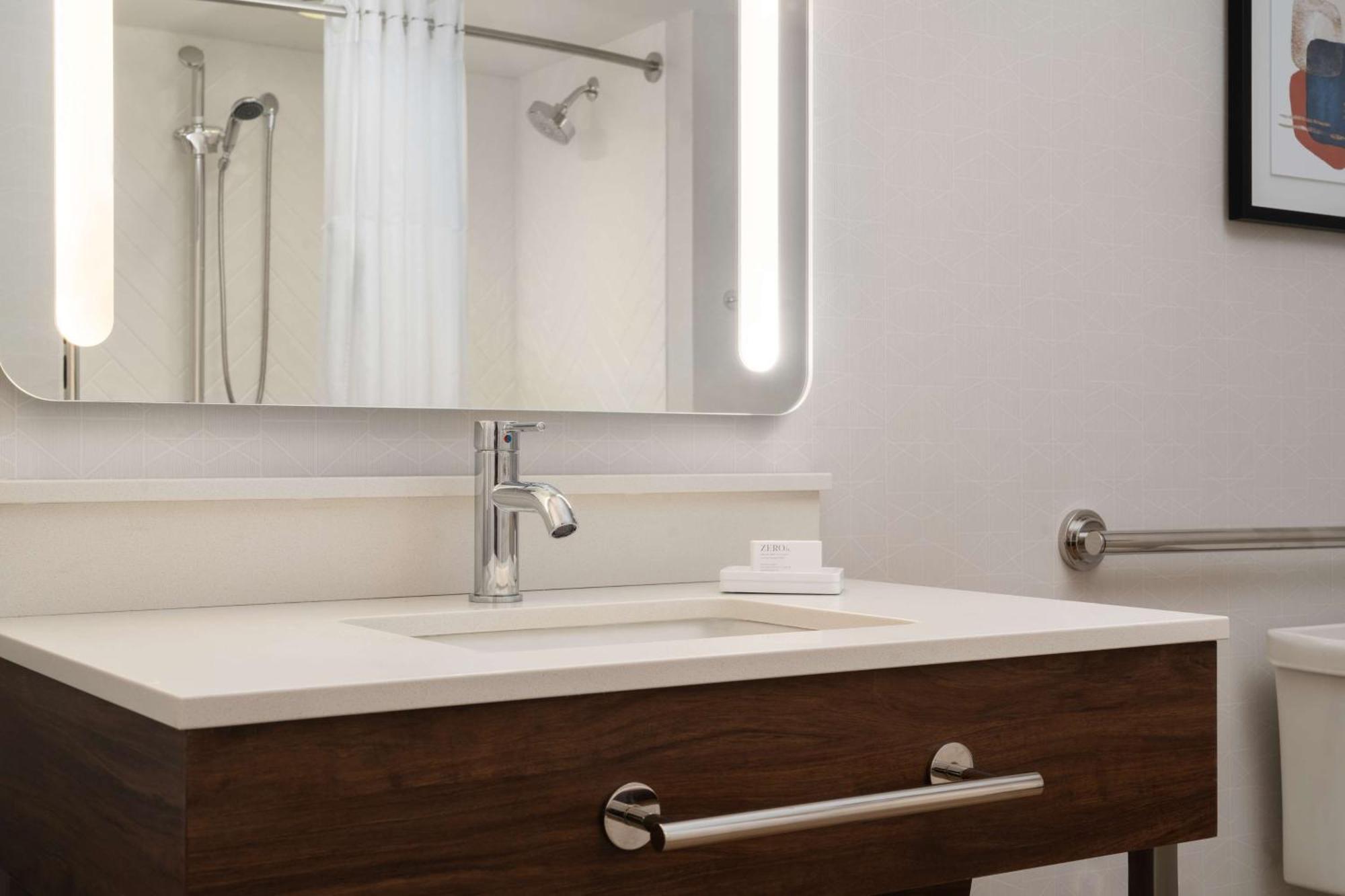 Hampton Inn & Suites Middletown Bagian luar foto