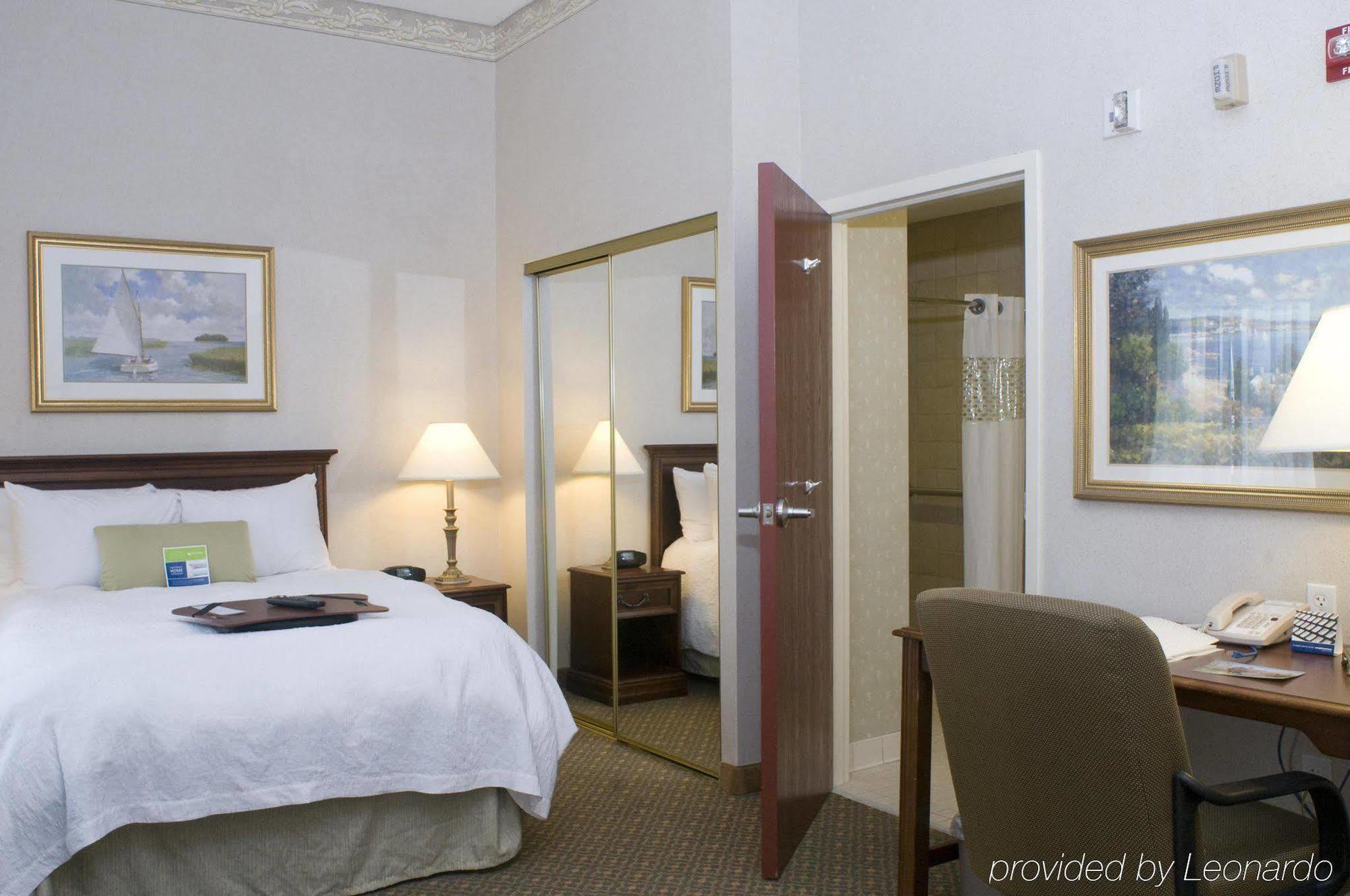 Hampton Inn & Suites Middletown Bagian luar foto